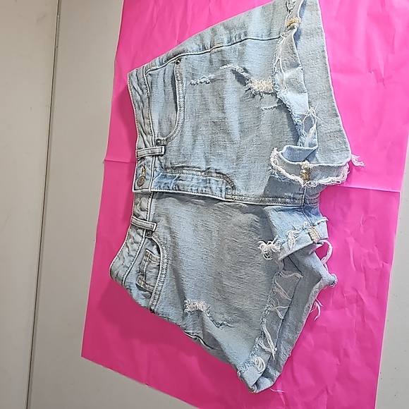 Wild Fable Super High Rise Cuff Distressed Raw hem Cut offs Size 2R Daisy Dukes - Picture 1 of 9